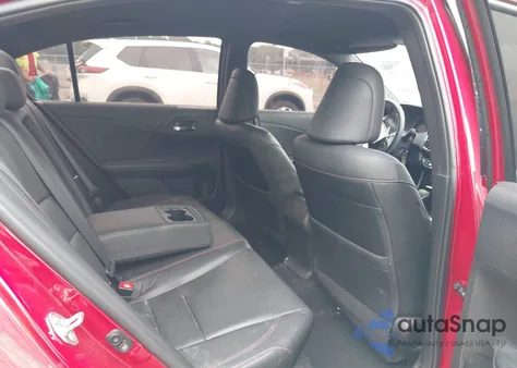 2017 Honda Accord Sport Se z USA, uszkodzony, nr VIN 1HGCR2F13HA071599